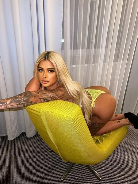 Prostituta Amira en Granada